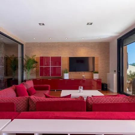 Villa Ca Na Bruixa,con Piscina Y Vista Al Mar