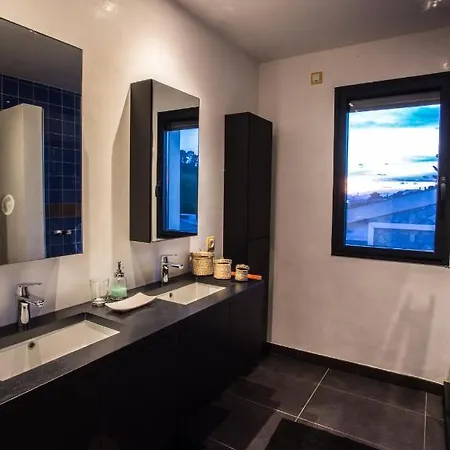 Ca Na Bruixa,con Piscina Y Vista Al Mar Villa Alcanada