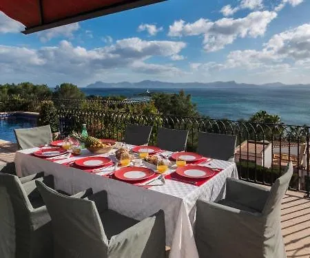 Ca Na Bruixa,con Piscina Y Vista Al Mar וילה Alcanada